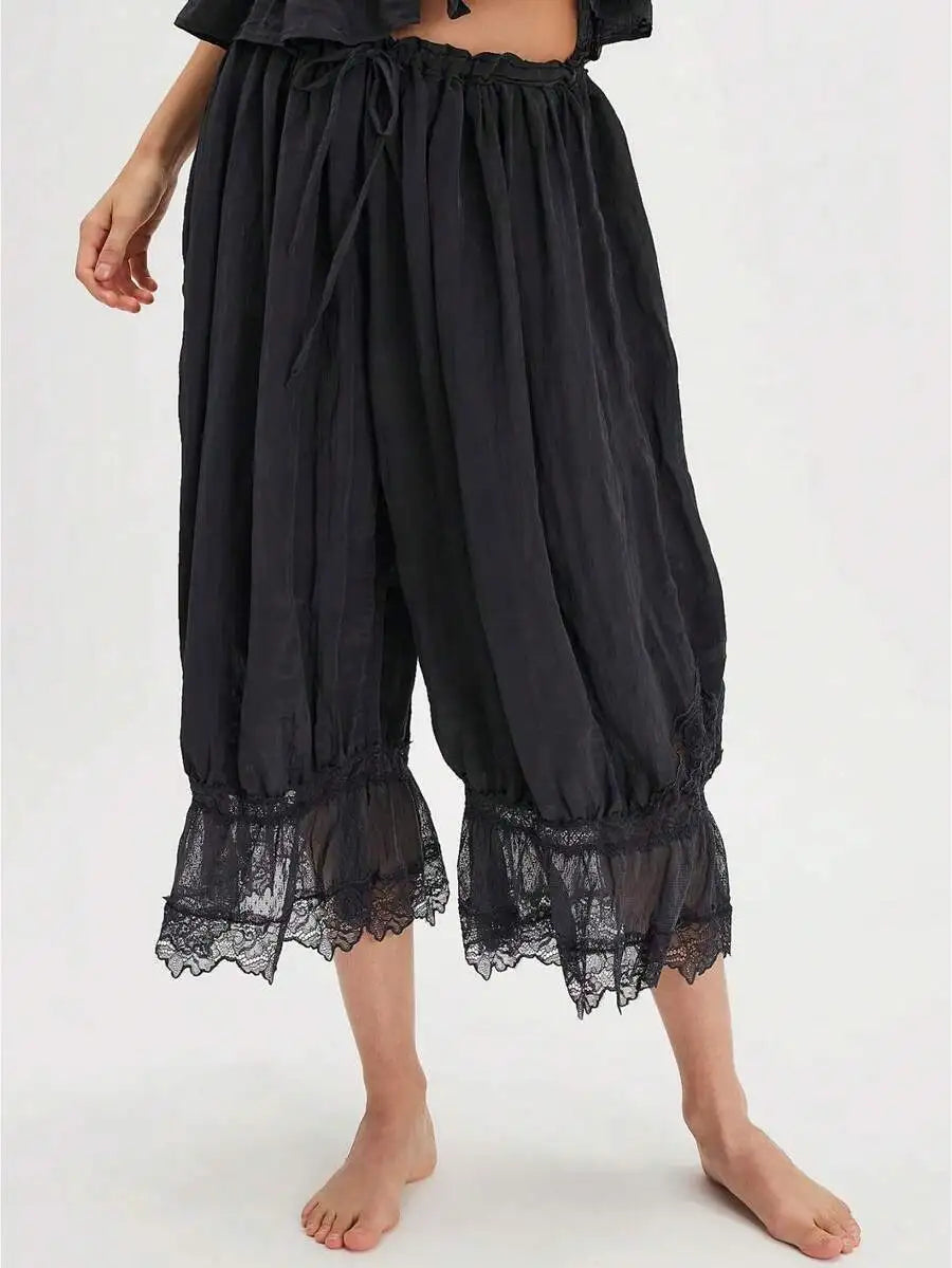 Women Lace Trim Elastic Mid Rise Cropped Flared Bloomers Pantaloons