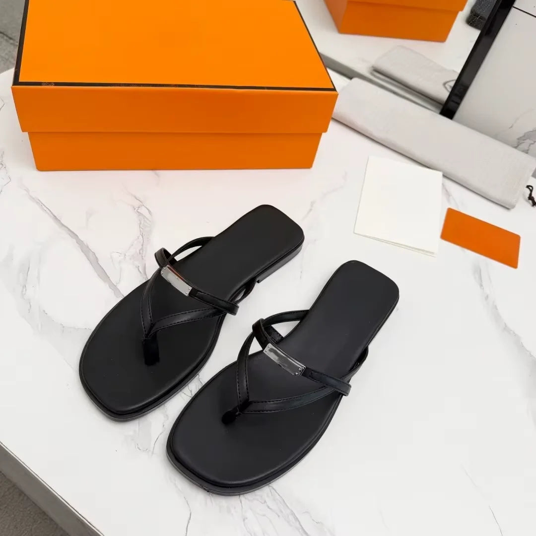 Designer Buckle Flip-Flops - Classic Versatile Flat Slippers For Women Outdoor Strap-on Sandals