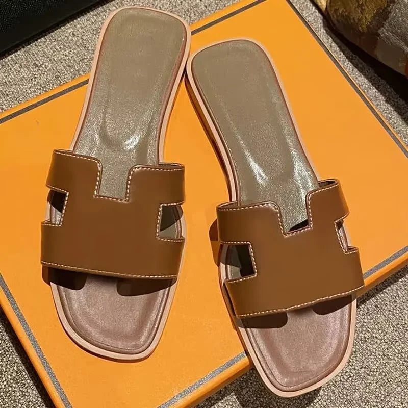 Designer Buckle Flip-Flops - Classic Versatile Flat Slippers For Women Outdoor Strap-on Sandals