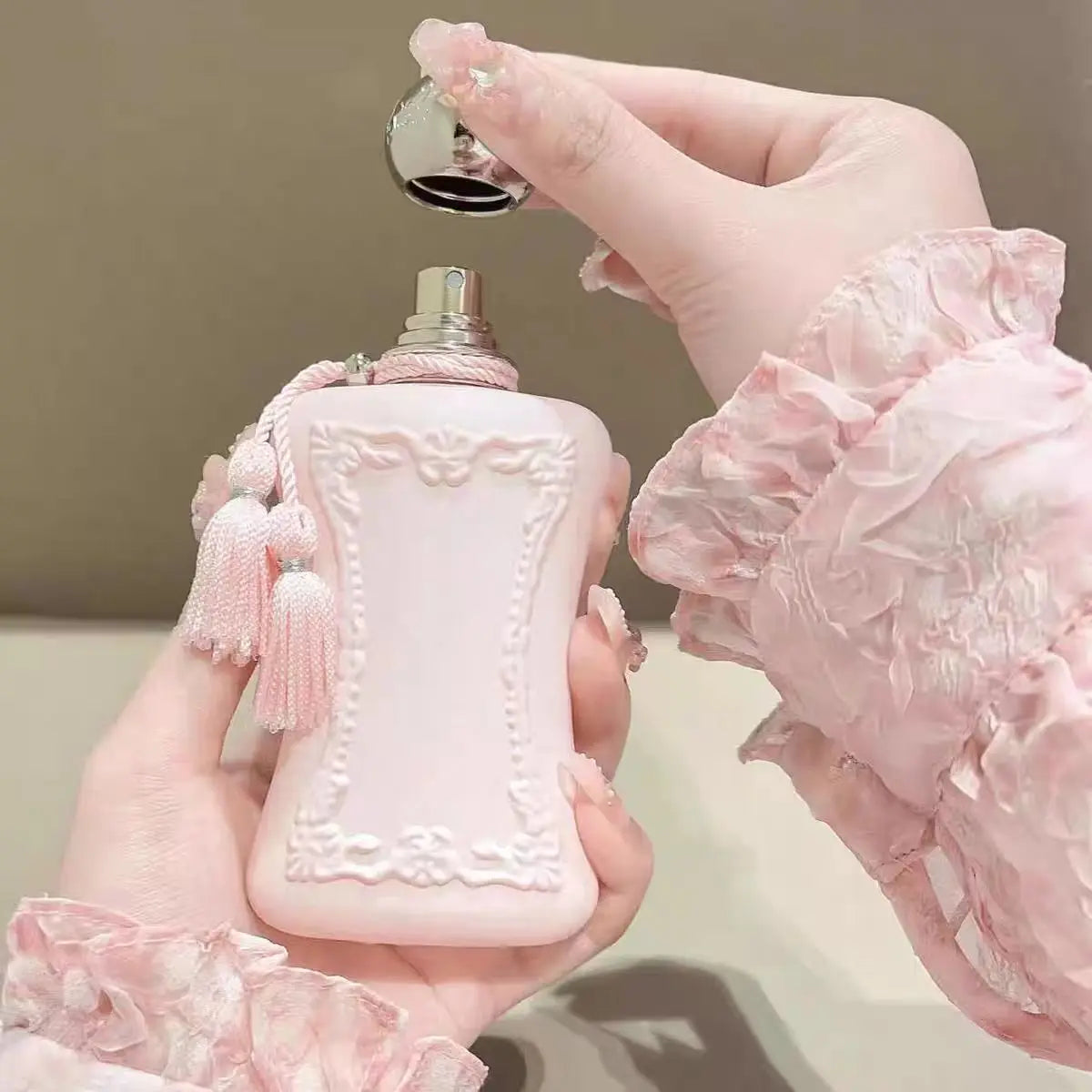 Delina perfume Elegant pink tassel bottle, delicate female fragrance, suitable for daily wear