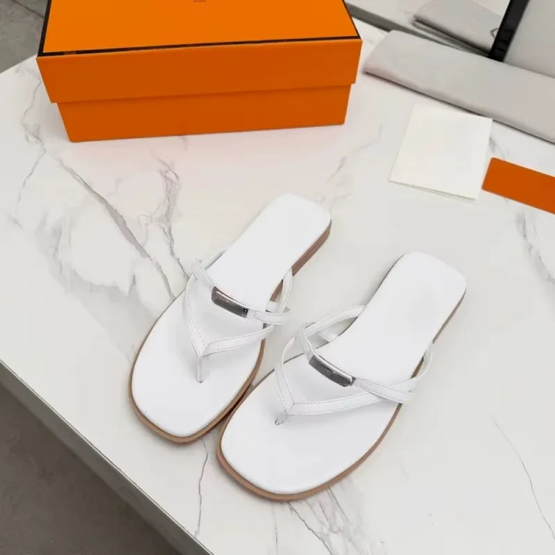 Designer Buckle Flip-Flops - Classic Versatile Flat Slippers For Women Outdoor Strap-on Sandals