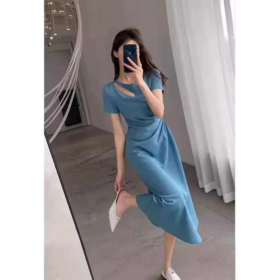 【New style】2026 summer new dress, women's hollow French temperament, slimming design, waist waist, Hepburn style long dress, su