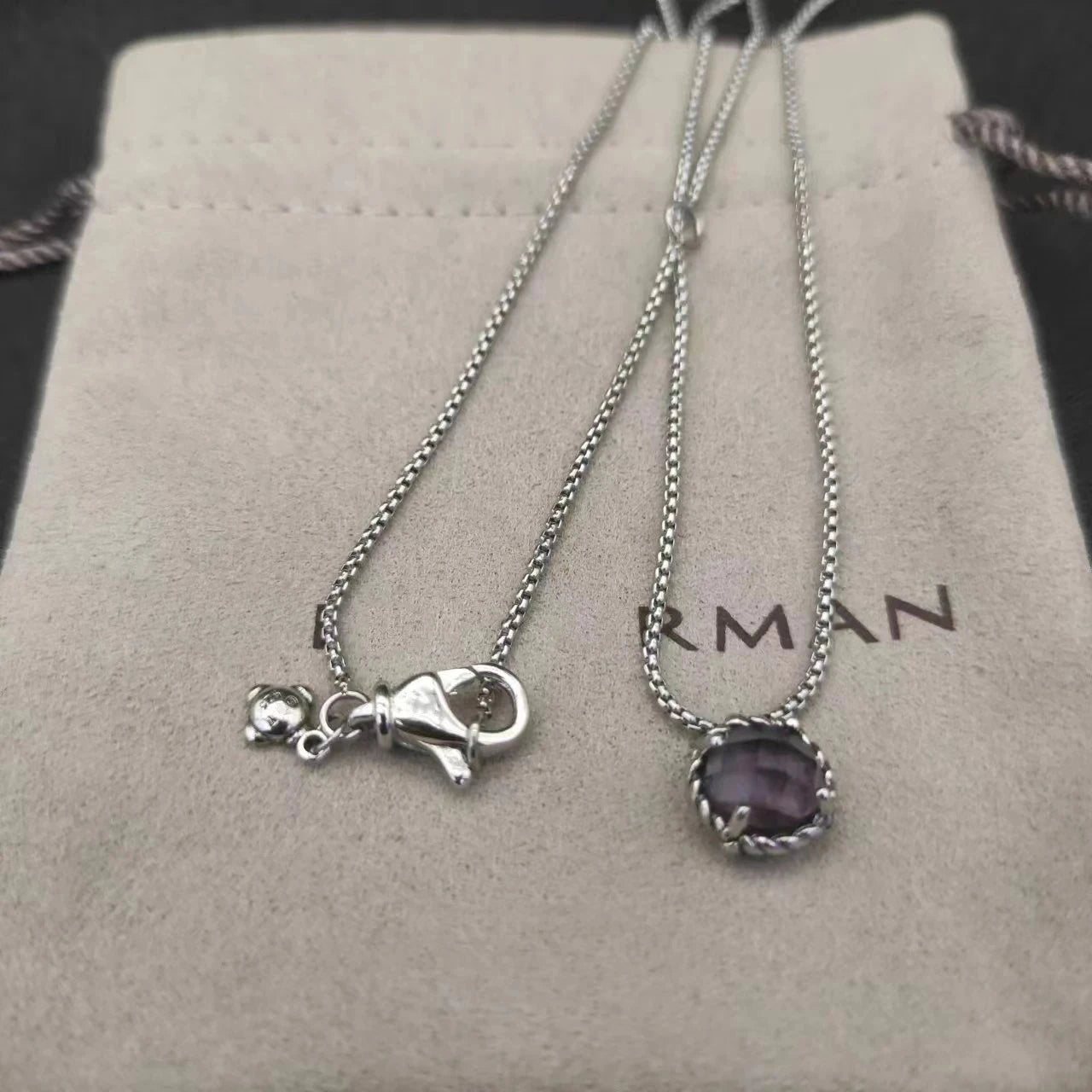 2026 New Classical Style Women's Pendant Necklace Simplicity Exquisite Diamond Elegant and Exquisite Jewelry Any Occasion XL03