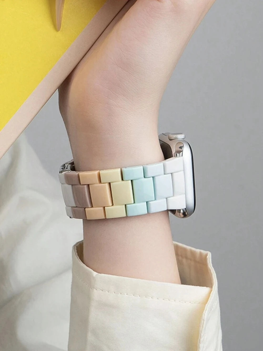 Resin Strap Correa for Apple Watch Band 44mm 40mm 45mm 49mm 38mm 42mm 41mm Fashion Wrist Band for IWatch Series 11 10 9 8 7 6 5