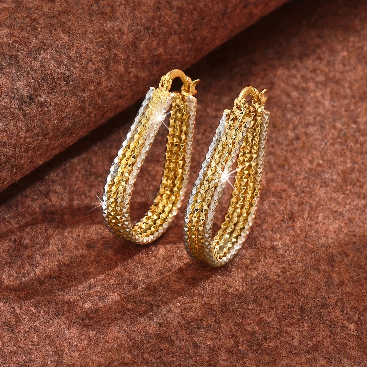 1Pair Sparkling Hoop Earrings, Golden Copper Ear Jewelry, Elegant Simple Style Oval Earrings For Women