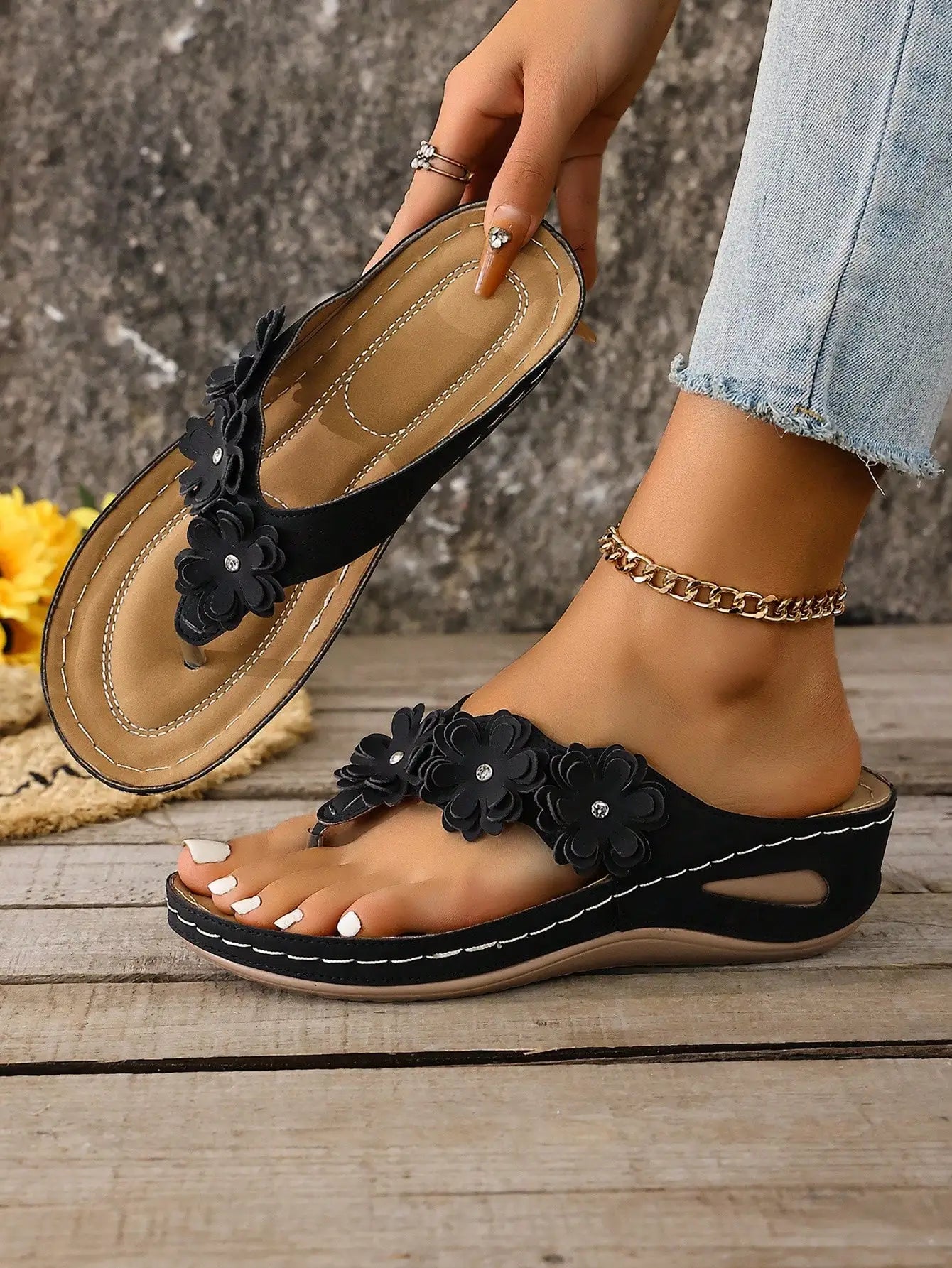 Women  Floral Wedge Flip Flops Slip On Platform Sandals, Soft Suede Open Toe Slide Mules Non Slip Comfort Walking Shoes, Summer Casual Footwear for Beach Vacation Daily Shopping Outdoor Pool Street Wear