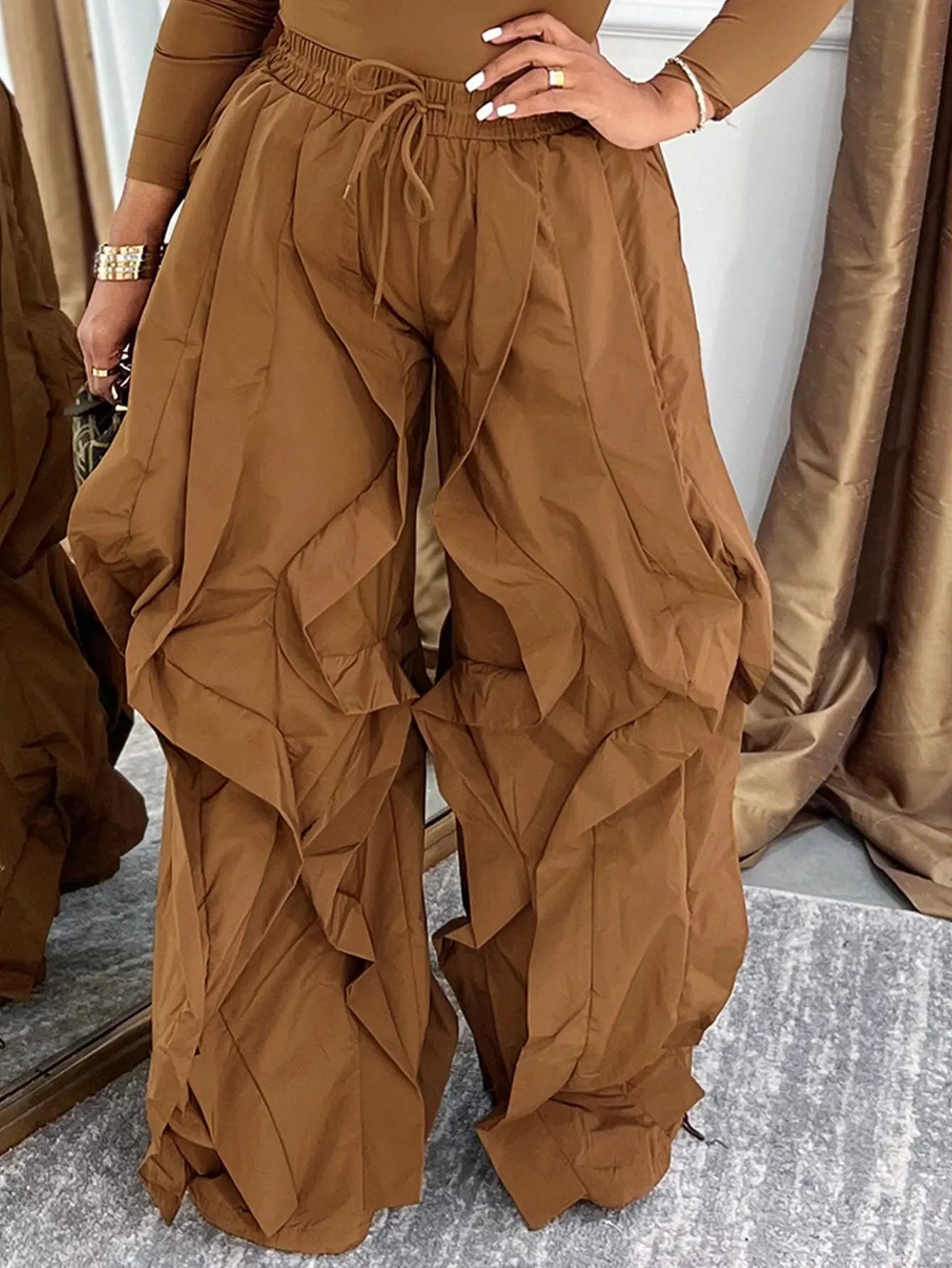GLOURI Women's Wide Leg Long Pants, Drawstring Elastic Waist 3D Pleated Ruffled Trim Loose Oversized Trousers, Casual High Street Trendy Style for Daily Commute Street Outing, Influencer OOTD Photography Outfits