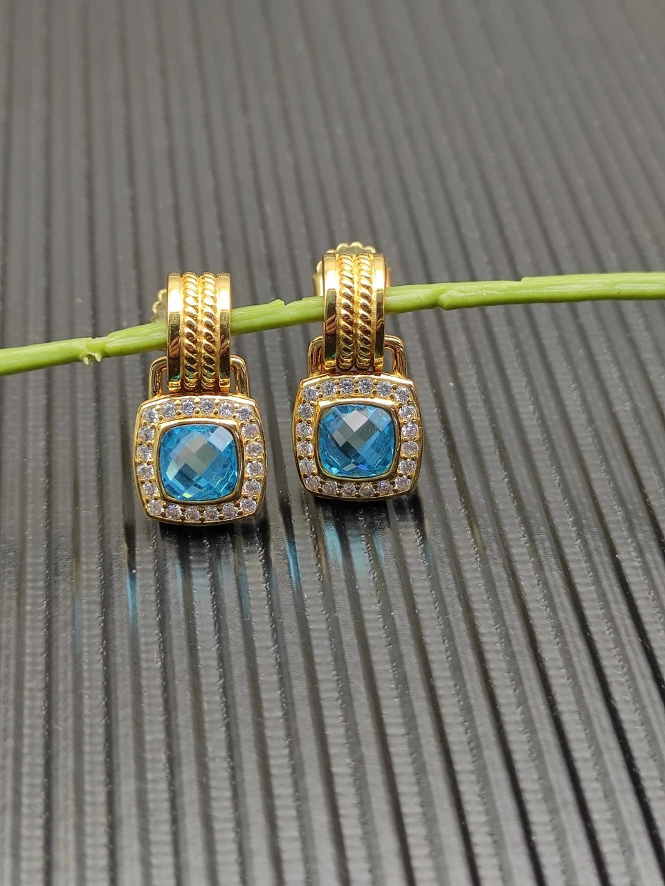 2026 New High Quality Fashion Jewelry Simple Temperament Retro Versatile Earrings Gift Suitable for Both Men and Women ED13