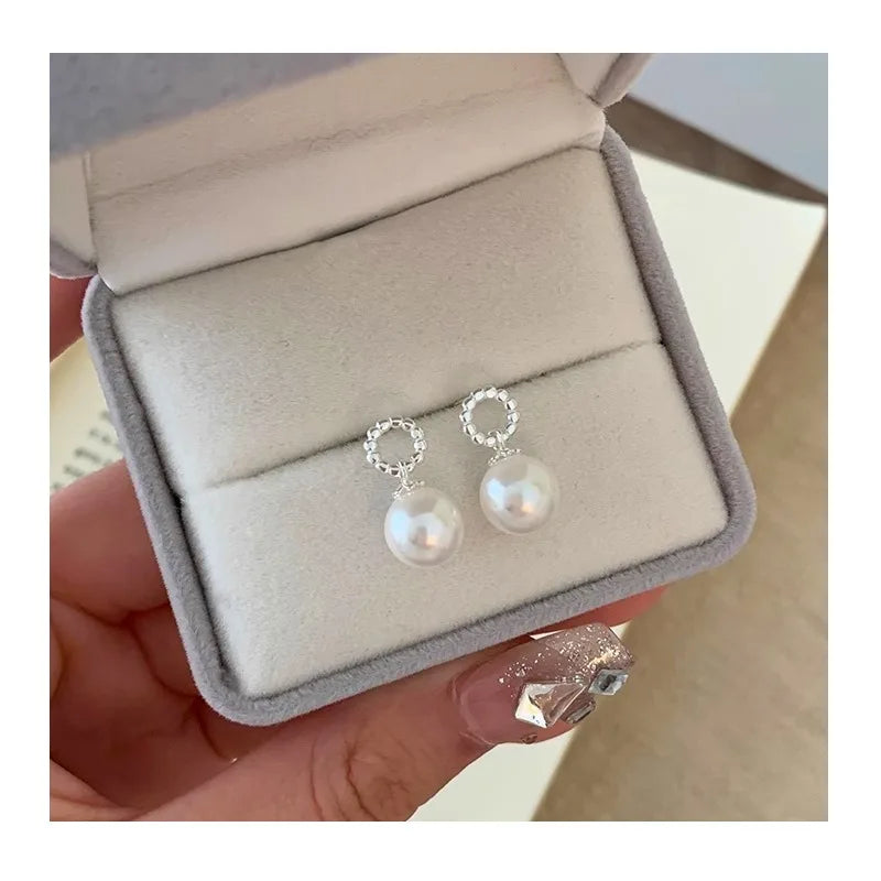 Geometric French Faux Pearl Stud Earrings for Women, Light Luxury Style, Niche, Cool Style, Circle Commuter Accessories, Trendy