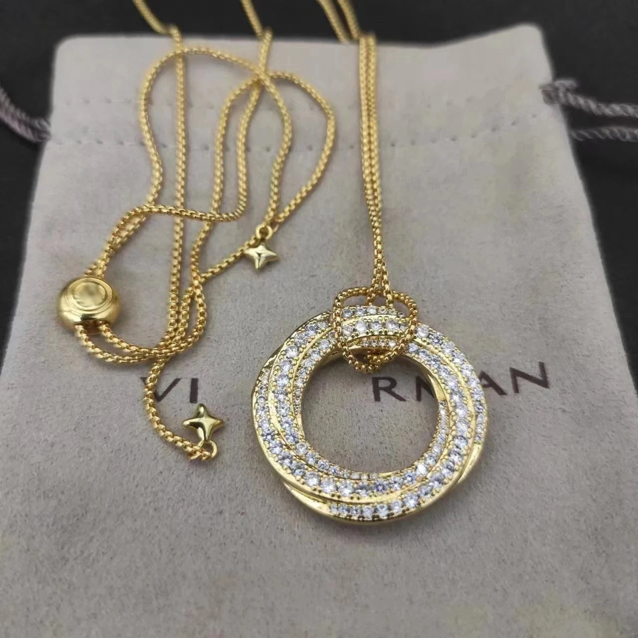 2026 New Classical Style Women's Pendant Necklace Simplicity Exquisite Diamond Elegant and Exquisite Jewelry Any Occasion XL03