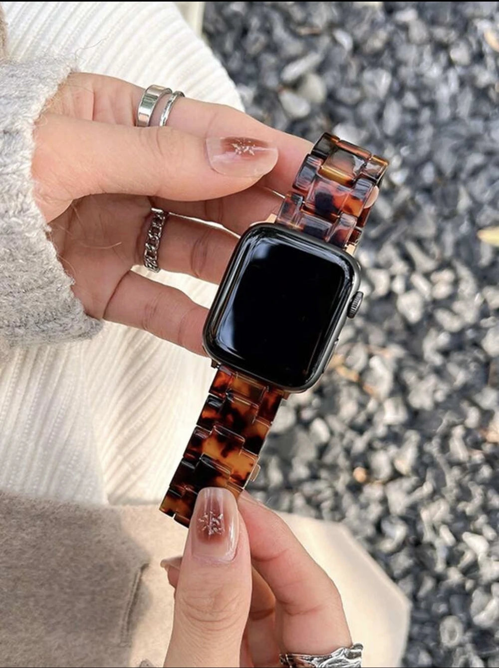 Resin Strap Correa for Apple Watch Band 44mm 40mm 45mm 49mm 38mm 42mm 41mm Fashion Wrist Band for IWatch Series 11 10 9 8 7 6 5