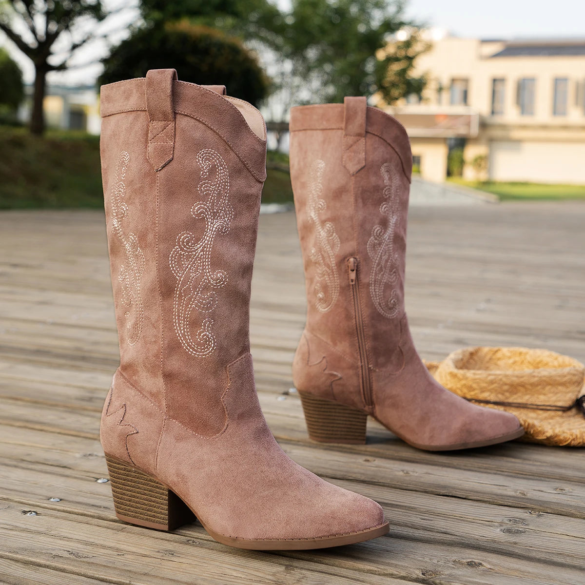 Hot Sale! Women's Retro - style  Cowboy Boots with Exquisite Embroidery, Full of Western Charm, a Must - have for Sty