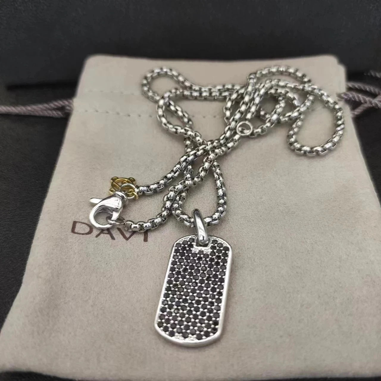 2026 New Classical Style Women's Pendant Necklace Simplicity Exquisite Diamond Elegant and Exquisite Jewelry Any Occasion XL03