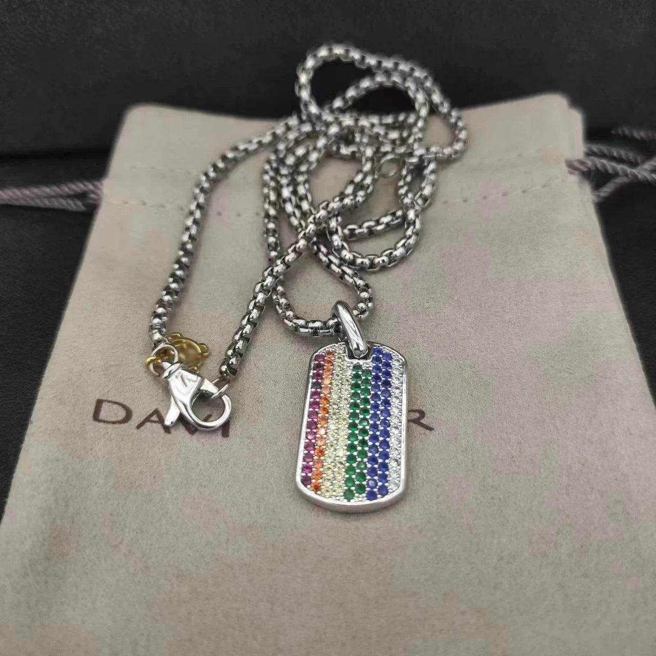 2026 New Classical Style Women's Pendant Necklace Simplicity Exquisite Diamond Elegant and Exquisite Jewelry Any Occasion XL03