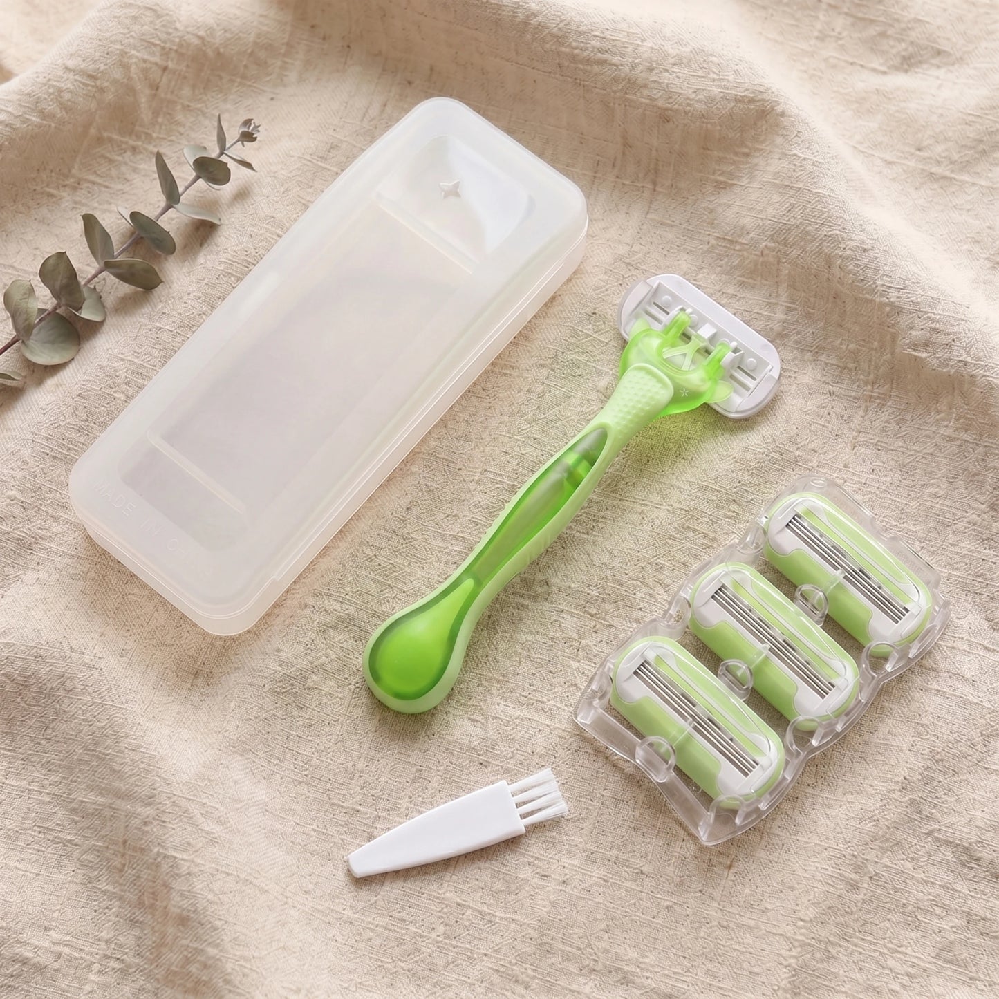 1Pc Summer Women's Disposable Razors With 4 Blade Shaving Razor Stainless Steel Women's Disposable Bikini Razors for Men Women