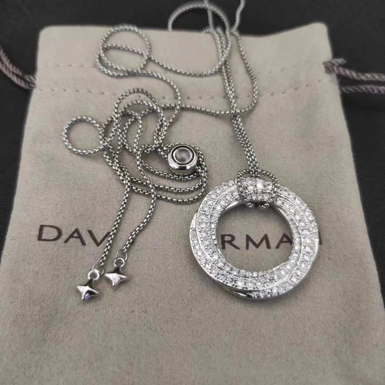 2026 New Classical Style Women's Pendant Necklace Simplicity Exquisite Diamond Elegant and Exquisite Jewelry Any Occasion XL03