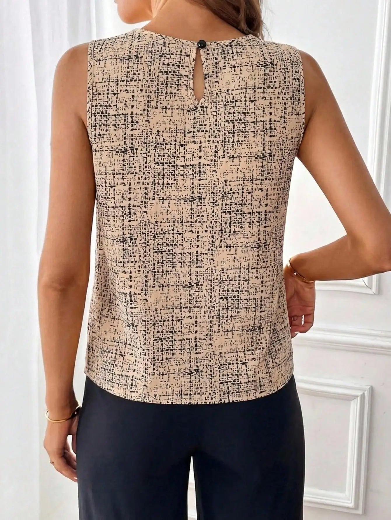 Elegant Pleated Round Neck Sleeveless Blouse For Women Casual Office Top