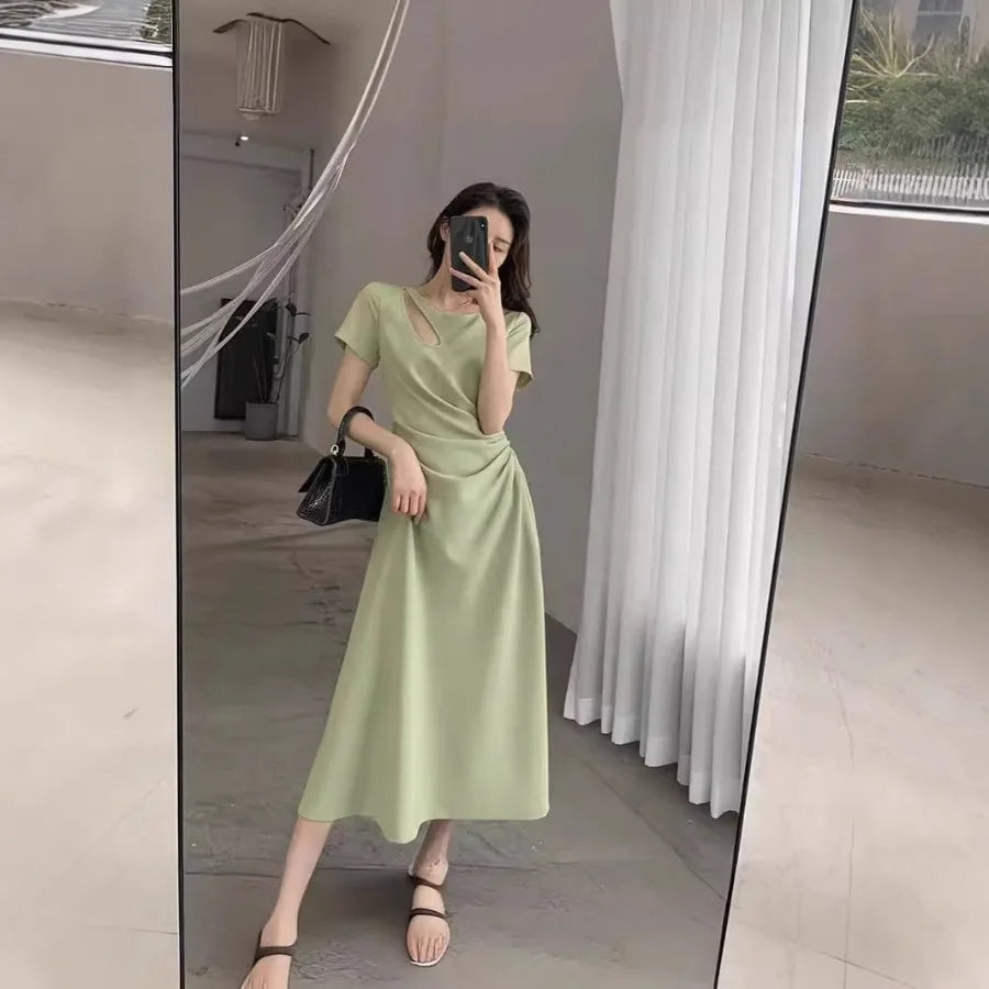 【New style】2026 summer new dress, women's hollow French temperament, slimming design, waist waist, Hepburn style long dress, su