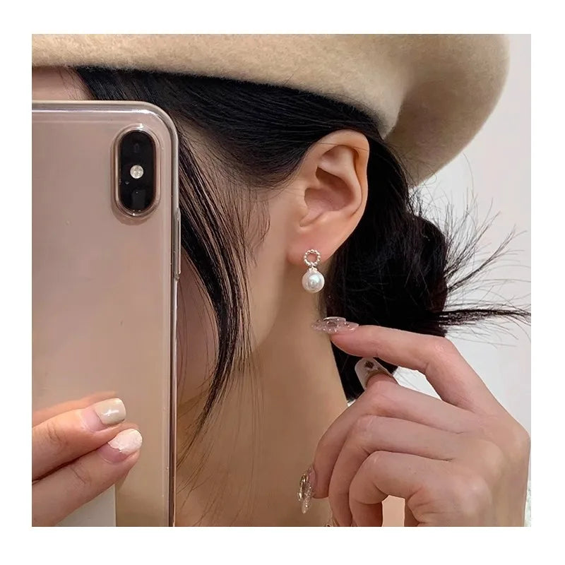 Geometric French Faux Pearl Stud Earrings for Women, Light Luxury Style, Niche, Cool Style, Circle Commuter Accessories, Trendy