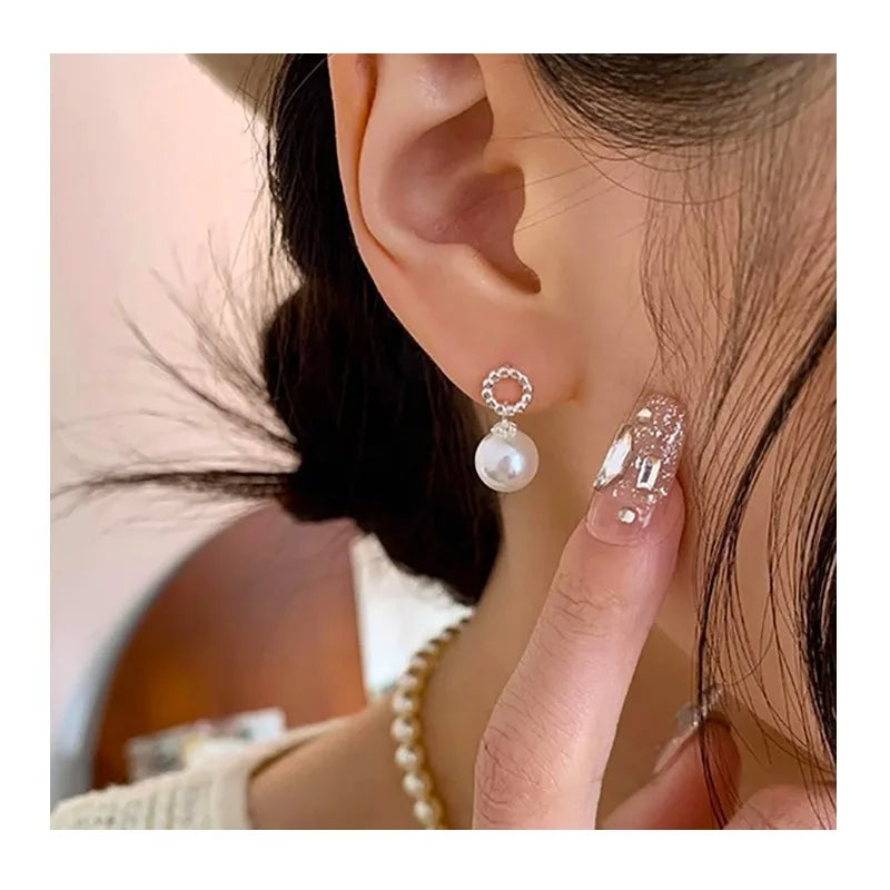 Geometric French Faux Pearl Stud Earrings for Women, Light Luxury Style, Niche, Cool Style, Circle Commuter Accessories, Trendy