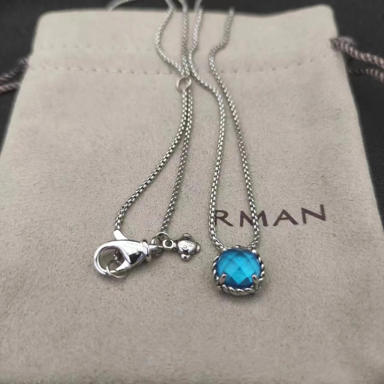 2026 New Classical Style Women's Pendant Necklace Simplicity Exquisite Diamond Elegant and Exquisite Jewelry Any Occasion XL03
