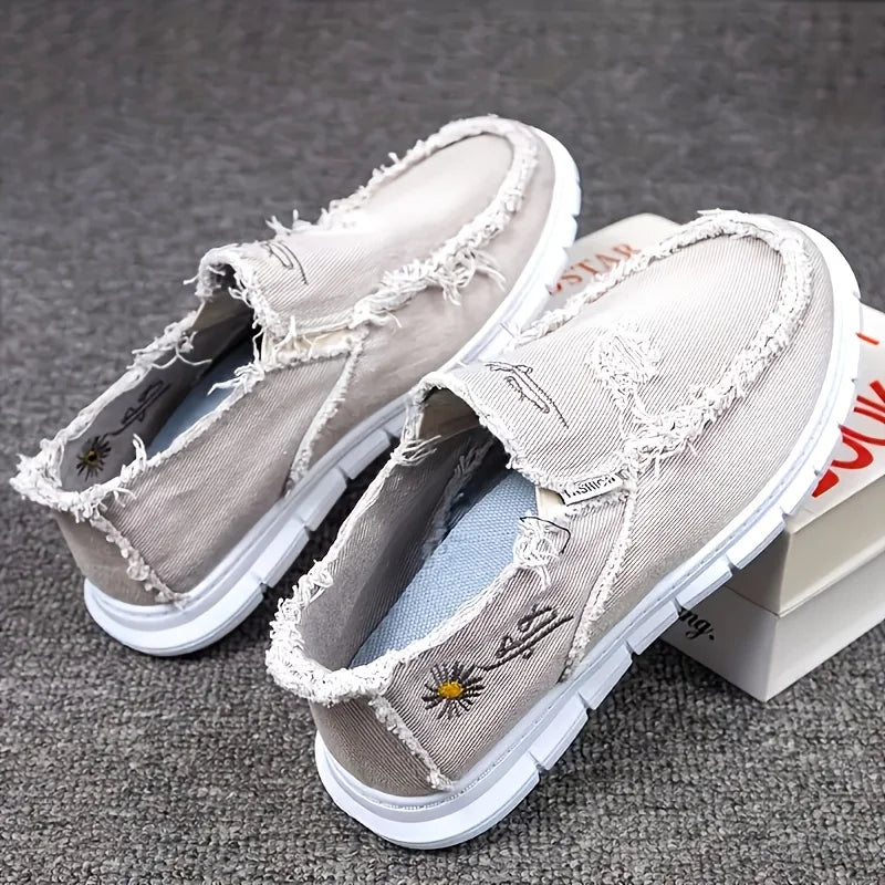 Unisex Fringe Raw Edge Canvas Slip On Loafers, Vintage Daisy Embroidery Lazy Shoes, Soft Non-slip Breathable Daily Flats, Lightweight One-step Walking Shoes, Casual All-match Comfort Footwear For Men Women Daily Commute & Dai