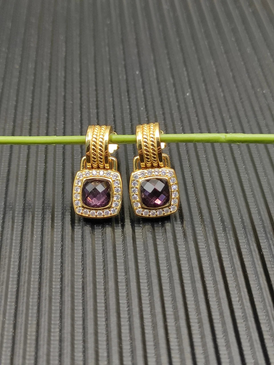 2026 New High Quality Fashion Jewelry Simple Temperament Retro Versatile Earrings Gift Suitable for Both Men and Women ED13